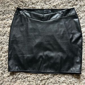ASOS DESIGN faux leather mini skirt in black Sz 14
